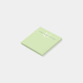 Moderne hellgrüne weiße Schreibschrift-Monogramm Post-it Klebezettel (angewinkelt)