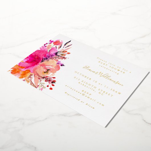 Moderne, hellrosa Blumendusche mit einfachem Baby- Folieneinladung (Gedreht)