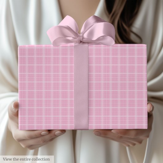 Moderne hellrosa karierte Geburtstagsgeschenkverpa Geschenkpapier