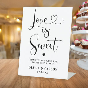 Moderne Herzschrift Liebe ist süß Hochzeit Sockelschild