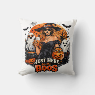 Moderne Hexe, nur hier für das Buh Halloween Kissen