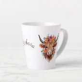 Moderne Hochlandkuh mit Boho-Blume-Design Milchtasse (Rechte Ecke)