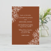 Moderne Hochzeit der Terracotta Floral Einladung (Stehend Vorderseite)