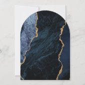 Moderne Hochzeit des Blue Gold Agate Arch Einladung (Rückseite)