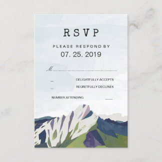 Moderne Hochzeit des Waldes in den Bergen RSVP