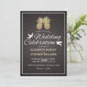 Moderne Hochzeit Elegantes Gold Foil Ananas Paar Einladung (Stehend Vorderseite)