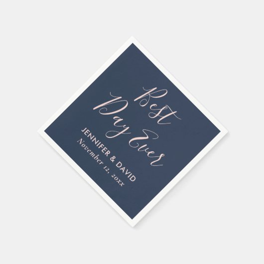 Moderne Hochzeit in Navy Blue und Blush Serviette (Ecke)
