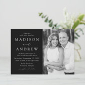 Moderne Hochzeit in Schwarz-Weiß-Foto Einladung (Stehend Vorderseite)