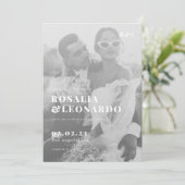 Moderne Hochzeit in Schwarz-Weiß-Foto Einladung (Stehend Vorderseite)