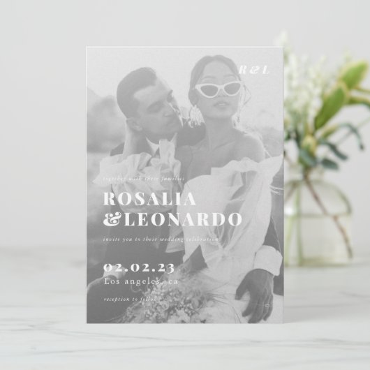 Moderne Hochzeit in Schwarz-Weiß-Foto Einladung (Stehend Vorderseite)