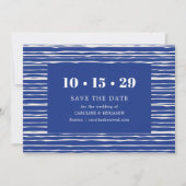 Moderne Hochzeit mit blauem Küstenstreifen Save The Date (Vorderseite)