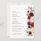 Moderne Hochzeit mit Burgund und Blütenblättern Einladung (Vorderseite)