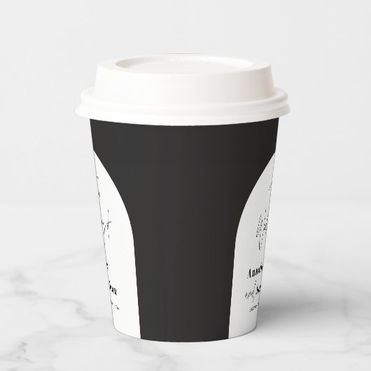 Moderne Hochzeit mit elegantem Drehbuch in Schwarz Pappbecher (Links)