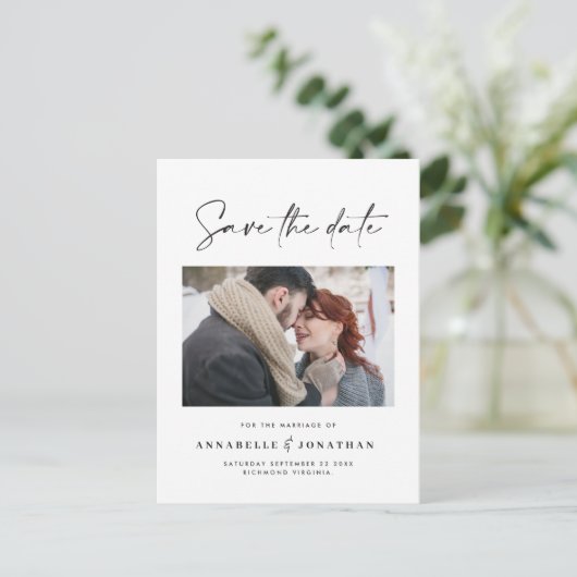 Moderne Hochzeit mit lässiger Schrift Ankündigungspostkarte (Stehend Vorderseite)