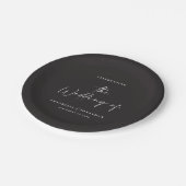 Moderne Hochzeit mit lässiger Schrift Pappteller (Schrägansicht)