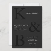 Moderne Hochzeit mit mattschwarzem Monogramm im mi Einladung (Vorderseite)
