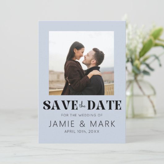 Moderne Hochzeit Speichern Sie die Datumskarte mit Einladung (Stehend Vorderseite)