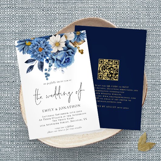 Moderne Hochzeit von Gold Florals QR Code Einladung