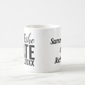 Moderne Hochzeiten retten Datums-Typografie Kaffeetasse (Mittel)
