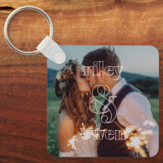 Moderne Hochzeits-Engagement-Foto mit Monogramm fü Schlüsselanhänger