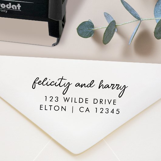 Moderne Hochzeitsadresse | Couple Name Script Permastempel