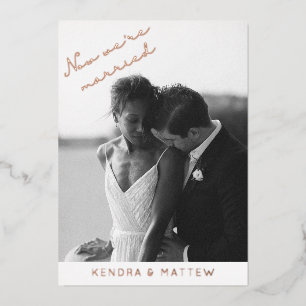 Moderne Hochzeitsanzeige mit Echtfolie zur standes Folieneinladung