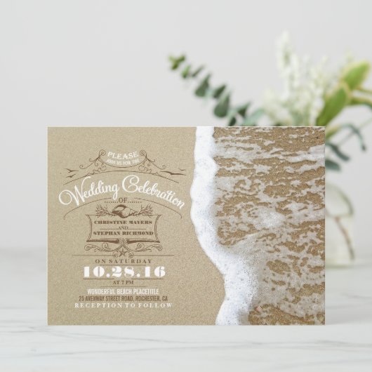 Moderne Hochzeitsfeiern am Strand - Sea Foam Sand Einladung (Stehend Vorderseite)