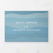 Moderne Hochzeitsfeiern im Blue Ocean Waves Foto Dreifach Gefaltete Einladung (Cover)