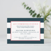 Moderne Hochzeitsunterkünfte für Marine und White  Begleitkarte (Stehend Vorderseite)