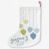 Moderne Holly Jolly Minimalistisch Holiday Baubles Kleiner Weihnachtsstrumpf (Rückseite)