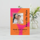 Moderne Hot Pink- und Orange-Hochzeiten retten das Save The Date (Stehend Vorderseite)