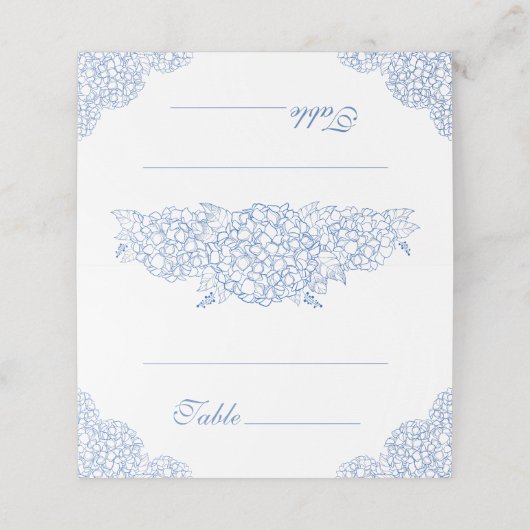 Moderne Hydrangea Dusty Blue Floral Wedding Platzkarte (Außenseite Aufgefaltet)