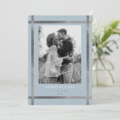 Moderne Icy Blue & Silver Foto Wedding Einladung (Stehend Vorderseite)