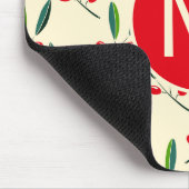 Moderne illustrierte rote Beeren Muster Monogramm Mousepad (Ecke)