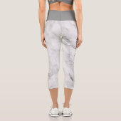 Moderne Imitate Muster mit Girly-Script-Namen Capri Leggings (Rückseite)