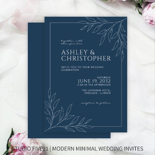 Moderne Indigo Blue Foliage Kontur Hochzeit Einladung