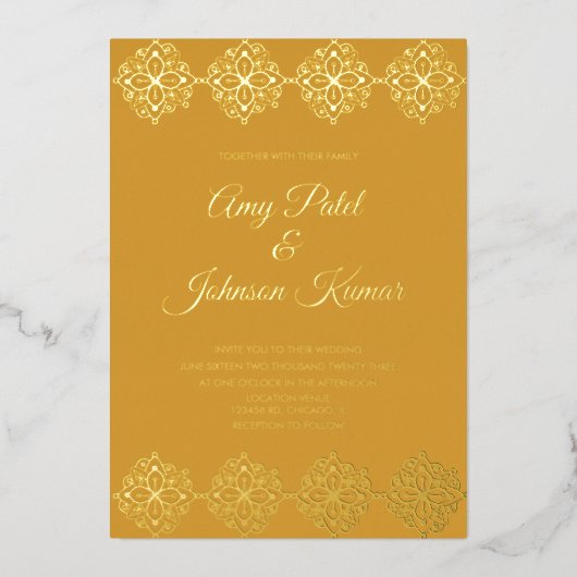 Moderne indische Mandala-Hochzeit Folieneinladung (Vorderseite)