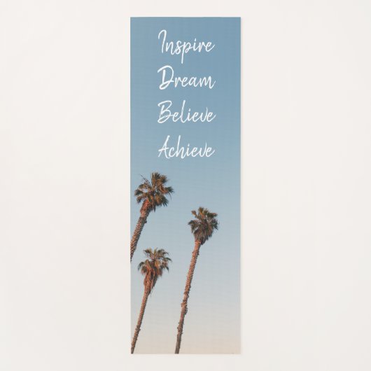 Moderne Inspiration Mantra Blue Sky Palm Tree Yogamatte (Vorderseite)