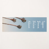 Moderne Inspiration Mantra Blue Sky Palm Tree Yogamatte (Vorderseite (Horizontal))
