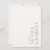 Moderne Ivory Tan Simple Chic Wedding Einladung (Rückseite)
