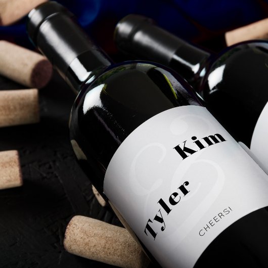 Moderne jubelnde Typografie Schwarz-Weiß-Hochzeit Weinetikett