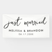 Moderne Just Married Elegante Script Hochzeit Banner (Horizontal)