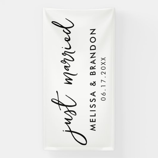 Moderne Just Married Elegante Script Hochzeit Banner (Vertikal)