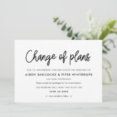 Moderne Kalligrafie-Änderung der Pläne Hochzeitsak Einladung (Stehend Vorderseite)