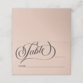 Moderne Kalligrafie-Beige-Hochzeit Platzkarte (Außenseite Aufgefaltet)