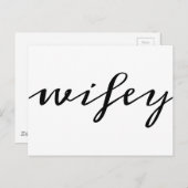 Moderne Kalligrafie Black Wifey Script Postkarte (Vorne/Hinten)