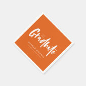 Moderne Kalligrafie-Orange Graduation Party Serviette (Ecke)