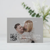 Moderne Kalligrafie QR Code Foto Hochzeit Save The Date (Stehend Vorderseite)