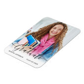 Moderne Kalligrafie Script Foto Grad Ankündigung Magnet (Linke Seite)