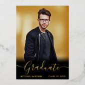 Moderne Kalligrafie Script Foto Grad Foil Card Bk Folieneinladung (Vorderseite)